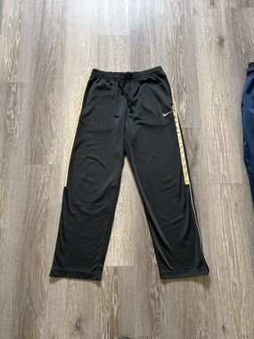 Nike Men’s Tracksuit Basketball Joggers